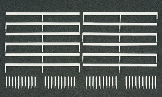 Preiser 18202 - H0 Leitpfosten und Schutzplanken