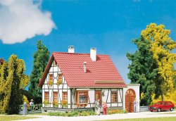 Faller 232215 - Fachwerkhaus mit Garage