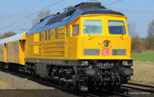 Arnold HN2601S - N Diesellokomotive 233 493-6 in gelber Farbgebung,DB Bahnbau, Ep.VI, mit DCC-Sounddecoder