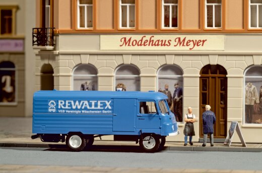 Auhagen 66049 - TT Robur LD3000 Kastenwagen REWATEX