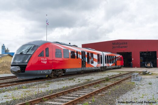 Piko 52983 - H0 Dieseltriebwg./Sound Desiro Midtjyske Jernbaner VI + 8pol. Dec.