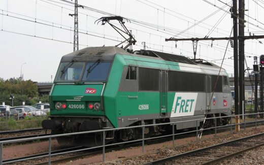 Jouef HJ2469S - H0 SNCF, elektrische Zweisystemlokomotive BB 426086, &bdquo;FRET&ldquo;-Farbgebung mit Carmillon-Logo, (Wappen Cognac), Ep. VI, mit Sounddecoder