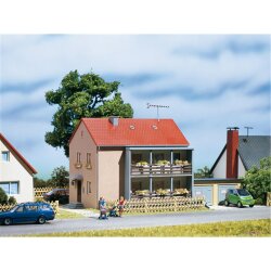 Auhagen 12236 - H0/TT Mehrfamilienhaus